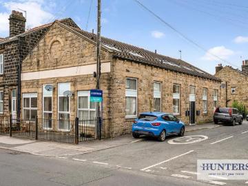 2 bedroom maisonette for sale