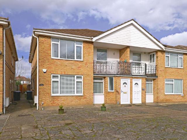 2 bedroom maisonette for sale
