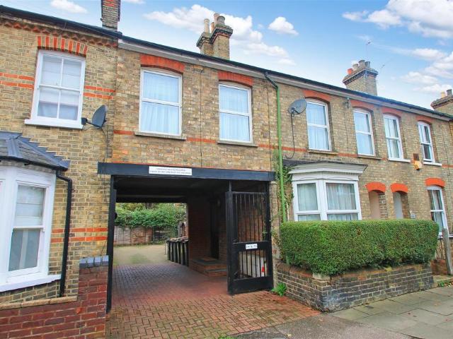2 bedroom maisonette for sale