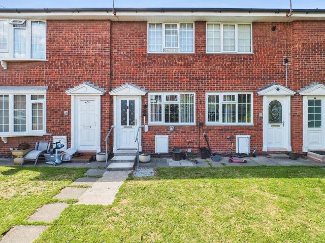 2 bedroom maisonette for sale