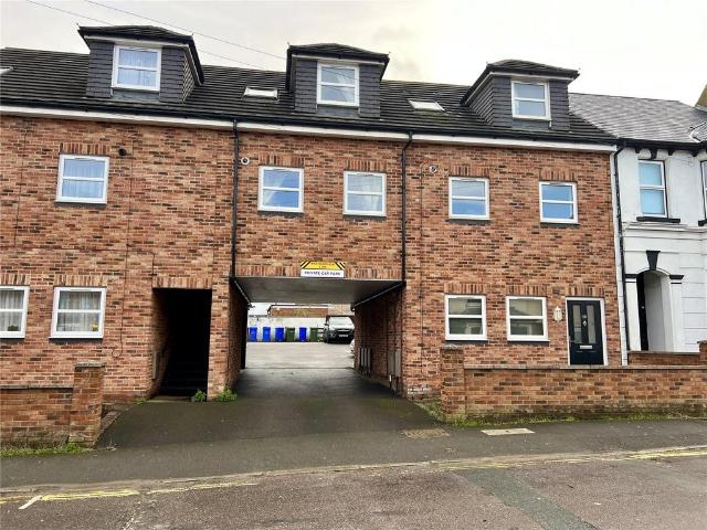 2 bedroom maisonette for sale