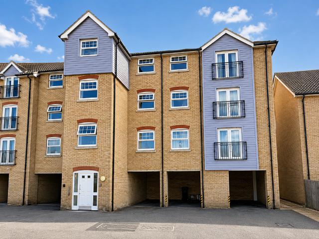 2 bedroom maisonette for sale