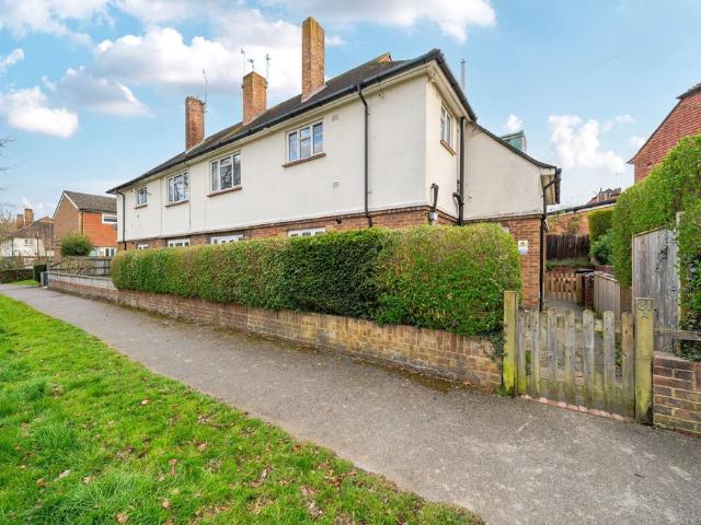 2 bedroom maisonette for sale