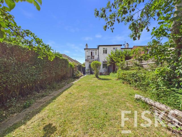2 bedroom maisonette for sale