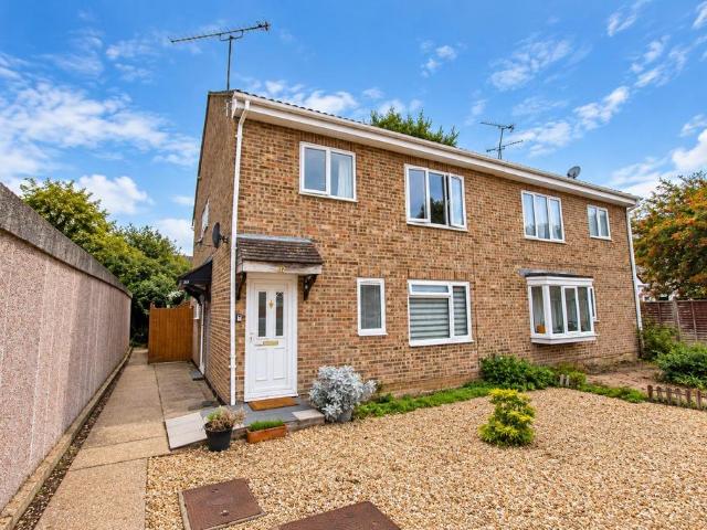 2 bedroom maisonette for sale