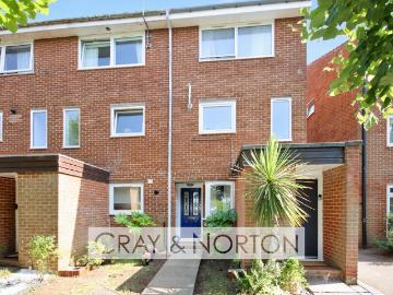 2 bedroom maisonette for sale