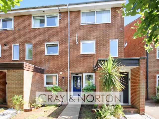 2 bedroom maisonette for sale
