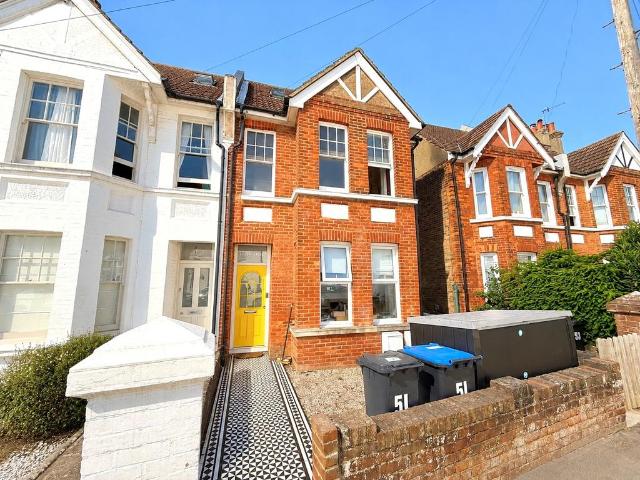 2 bedroom maisonette for sale