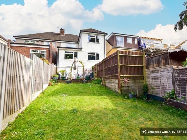 2 bedroom maisonette for sale