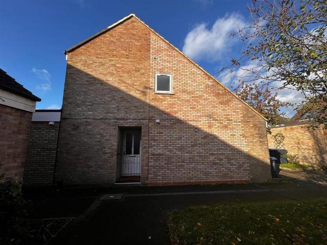 2 bedroom maisonette for sale