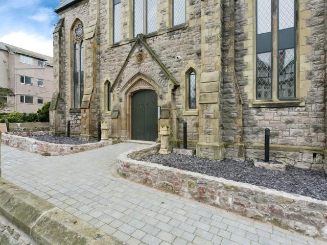 2 bedroom maisonette for sale