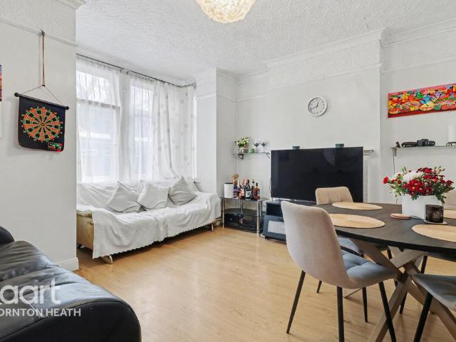 2 bedroom maisonette for sale