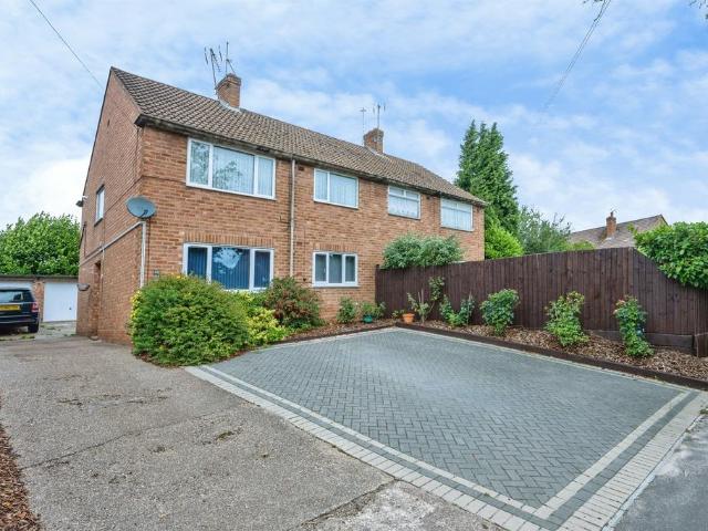 2 bedroom maisonette for sale
