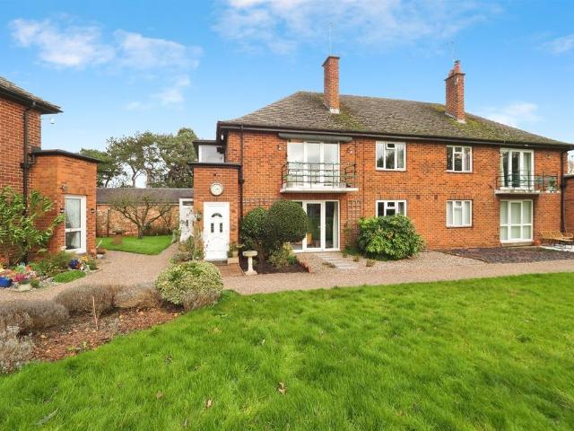 2 bedroom maisonette for sale