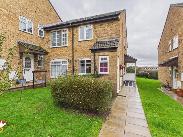 2 bedroom maisonette for sale