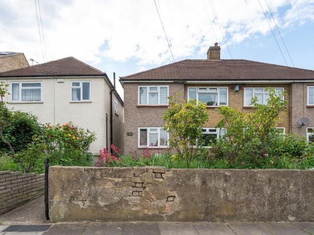 2 bedroom maisonette for sale