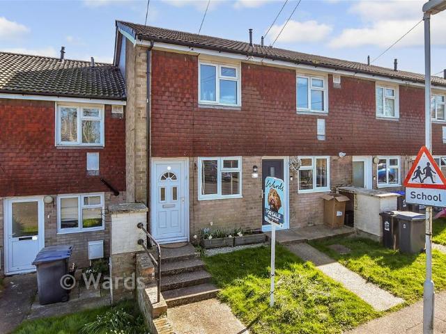 2 bedroom maisonette for sale
