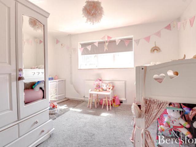 2 bedroom maisonette for sale in Gordon Road, Shenfield, CM15