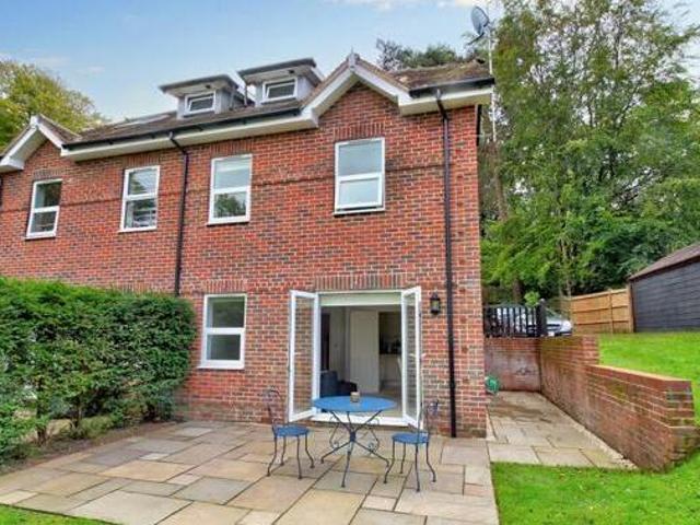 2 Bedroom Maisonette For Sale In Haslemere