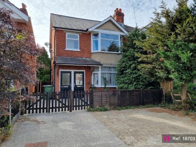 2 bedroom maisonette for rent