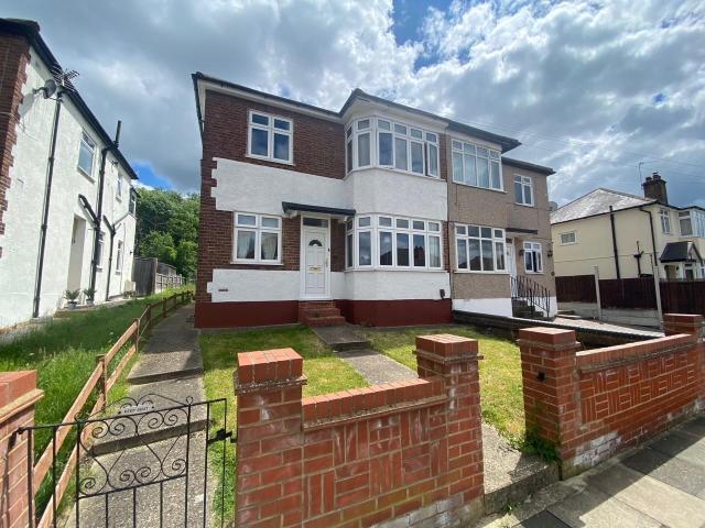 2 Bedroom Maisonette for rent at Boscombe Avenue Hornchurch Essex