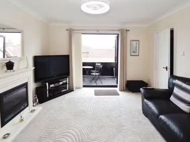 2 bedroom maisonette for rent in Victoria Place, Brightlingsea.