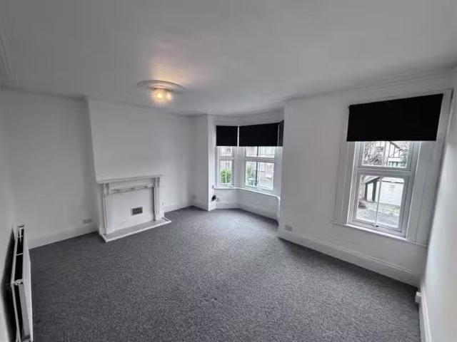 2 bedroom maisonette for rent in Woodland Road, London, E4