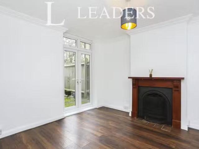 2 bedroom maisonette for rent in Birkbeck Road, BR3