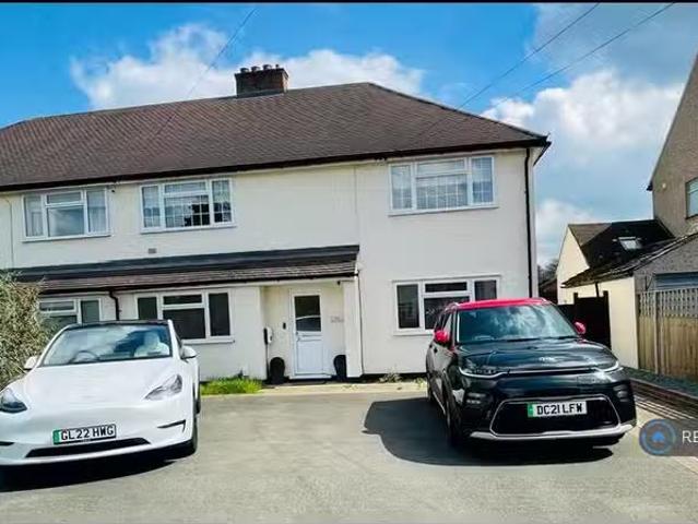 2 bedroom maisonette for rent in Gresham Avenue, Warlingham, CR6