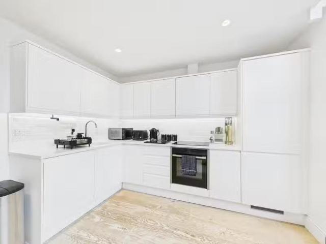2 bedroom maisonette for rent in Ham Road, Shoreham by Sea, BN43