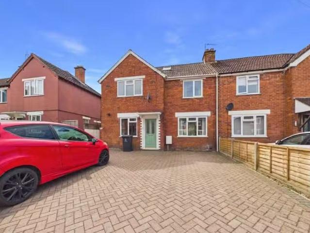 2 bedroom maisonette for rent in Henley Place, Gloucester, GL1
