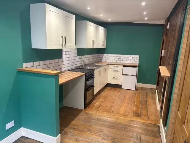 2 bedroom maisonette for rent in High Street, Lewes, East Susi.