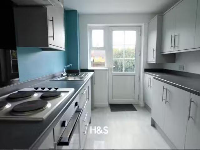 2 bedroom maisonette for rent in High Street, Shirley, B90