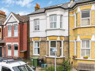2 bedroom maisonette for rent in Meadow Road, Bromley, BR2