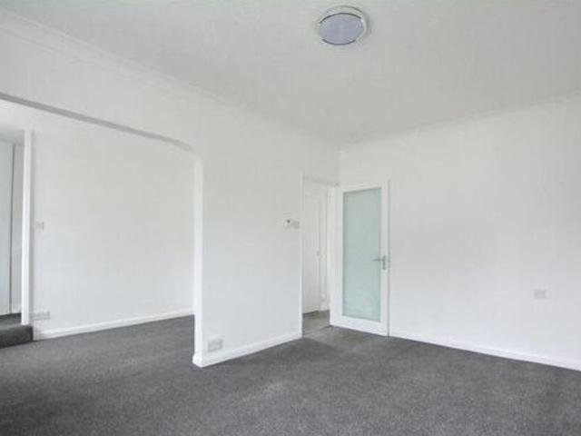 2 Bedroom Maisonette For Rent In New Eltham, London