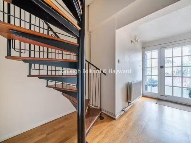 2 bedroom maisonette for rent in Sevenoaks Road, Orpington, BR6