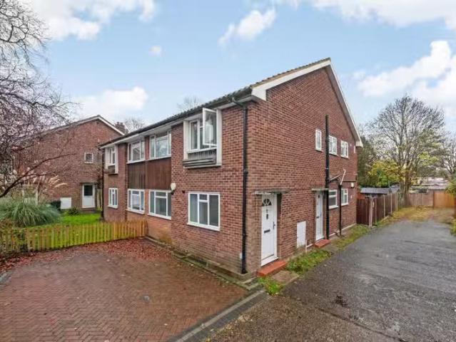 2 bedroom maisonette for rent in Southborough Lane, Bromley, BR2