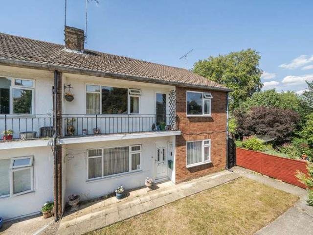 2 Bedroom Maisonette Flat