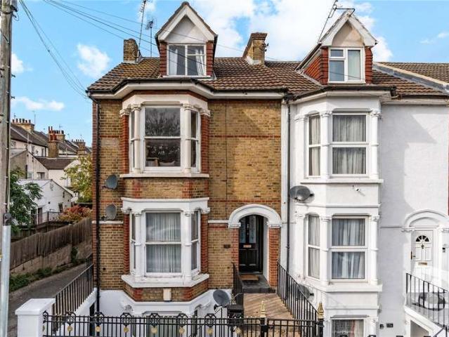 2 Bedroom Maisonette Flat