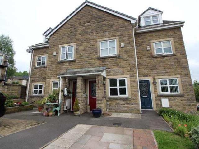 2 Bedroom Maisonette Flat