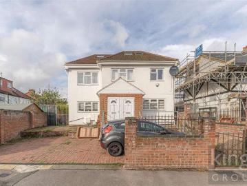 2 Bedroom Maisonette Flat