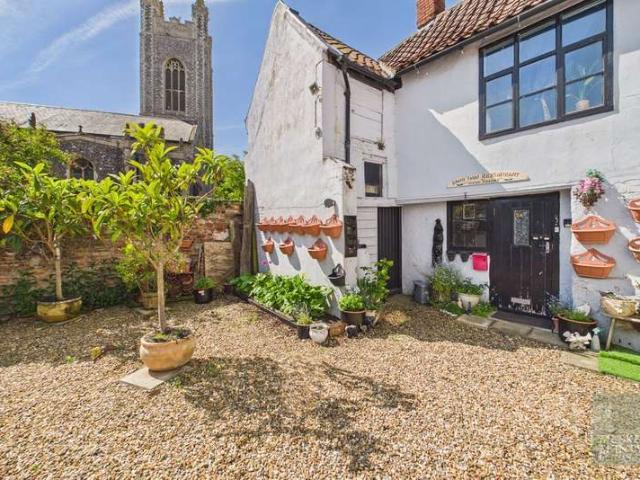 2 Bedroom Maisonette Flat
