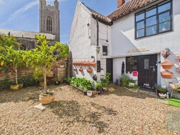 2 Bedroom Maisonette Flat