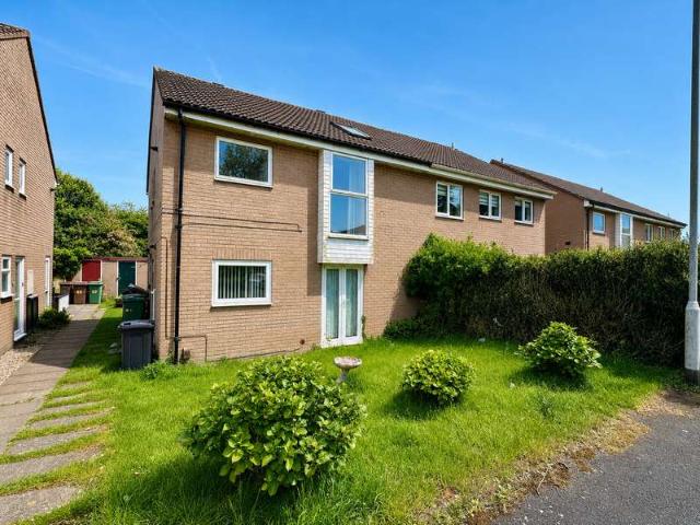 2 Bedroom Maisonette Flat