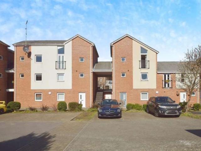 2 Bedroom Maisonette Flat