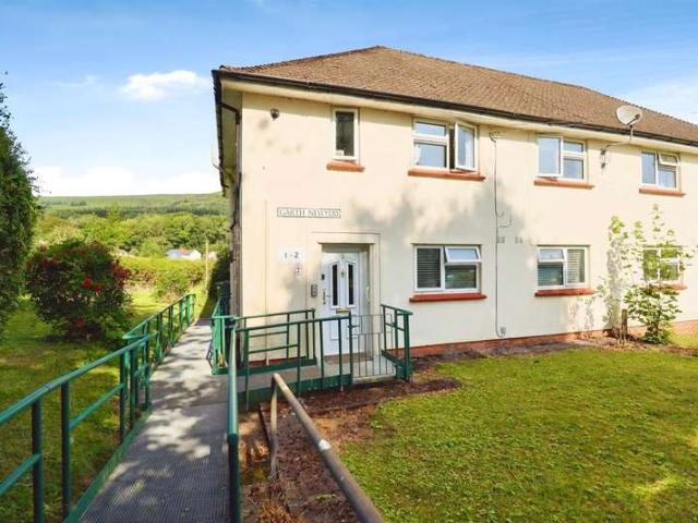 2 Bedroom Maisonette Flat