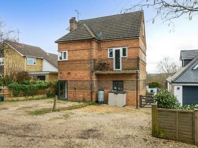 2 Bedroom Maisonette Flat