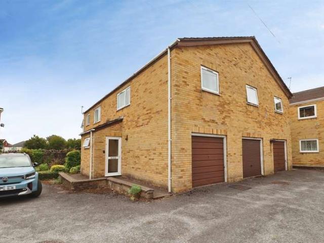 2 Bedroom Maisonette Flat
