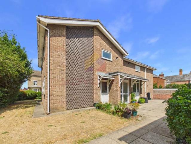 2 Bedroom Maisonette Flat