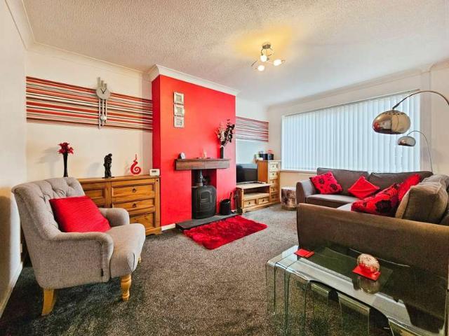2 Bedroom Maisonette Flat
